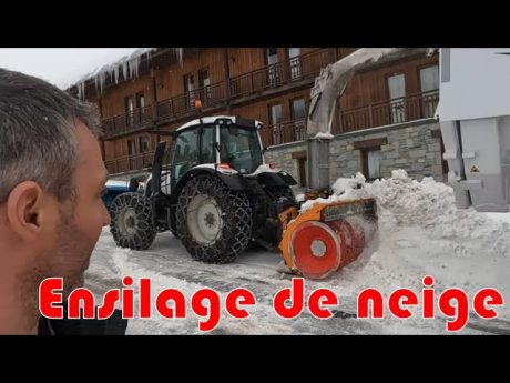 Ensilage de neige avec un tracteur valtra n174