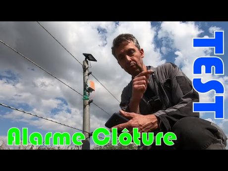 Je monte une alarme de clôture pour mes chevaux.